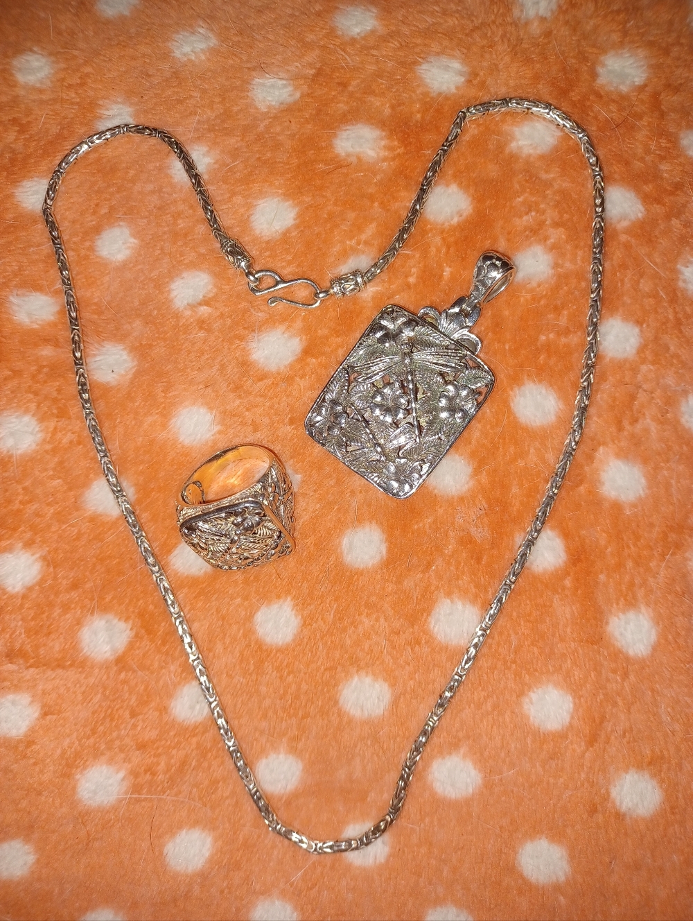 Vintage-Inspired Silver Filigree Pendant Necklace - Silver